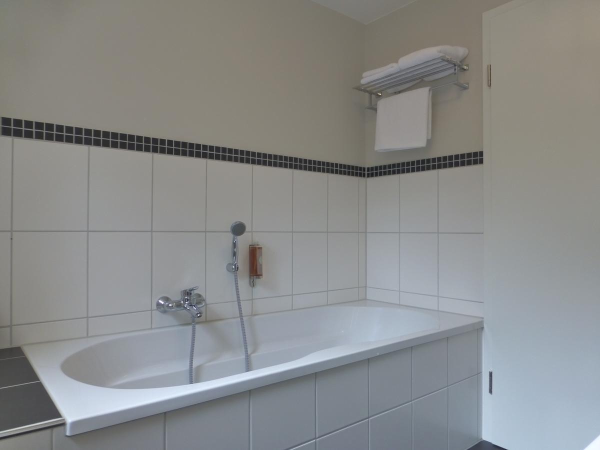 Villa Waldfrieden - Design Trifft Budget 特里费尔斯山麓安韦勒 外观 照片